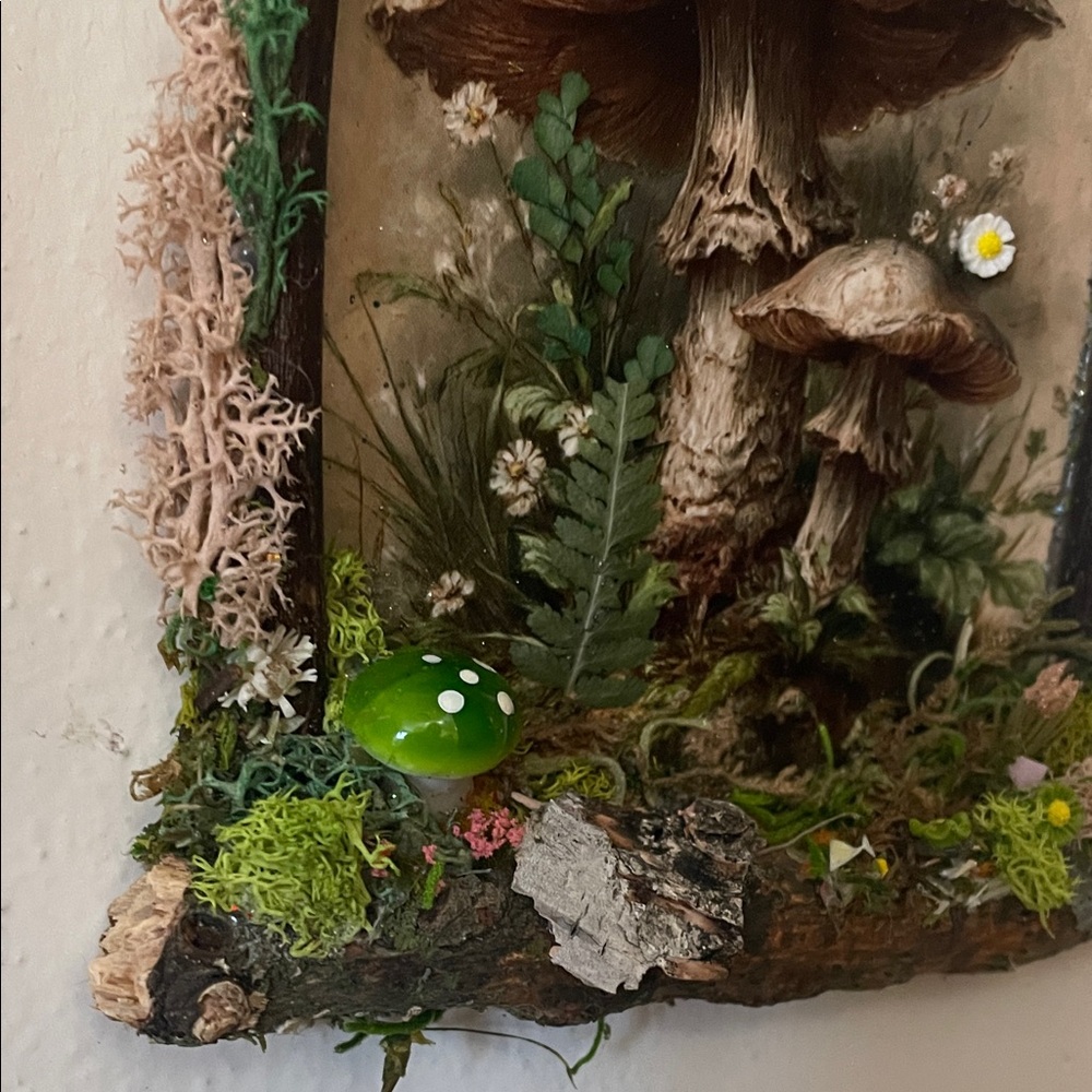 Enchanted Mushroom Wall Decor Green Accent handcrafted border moss Forest nature - Picture 5 of 16